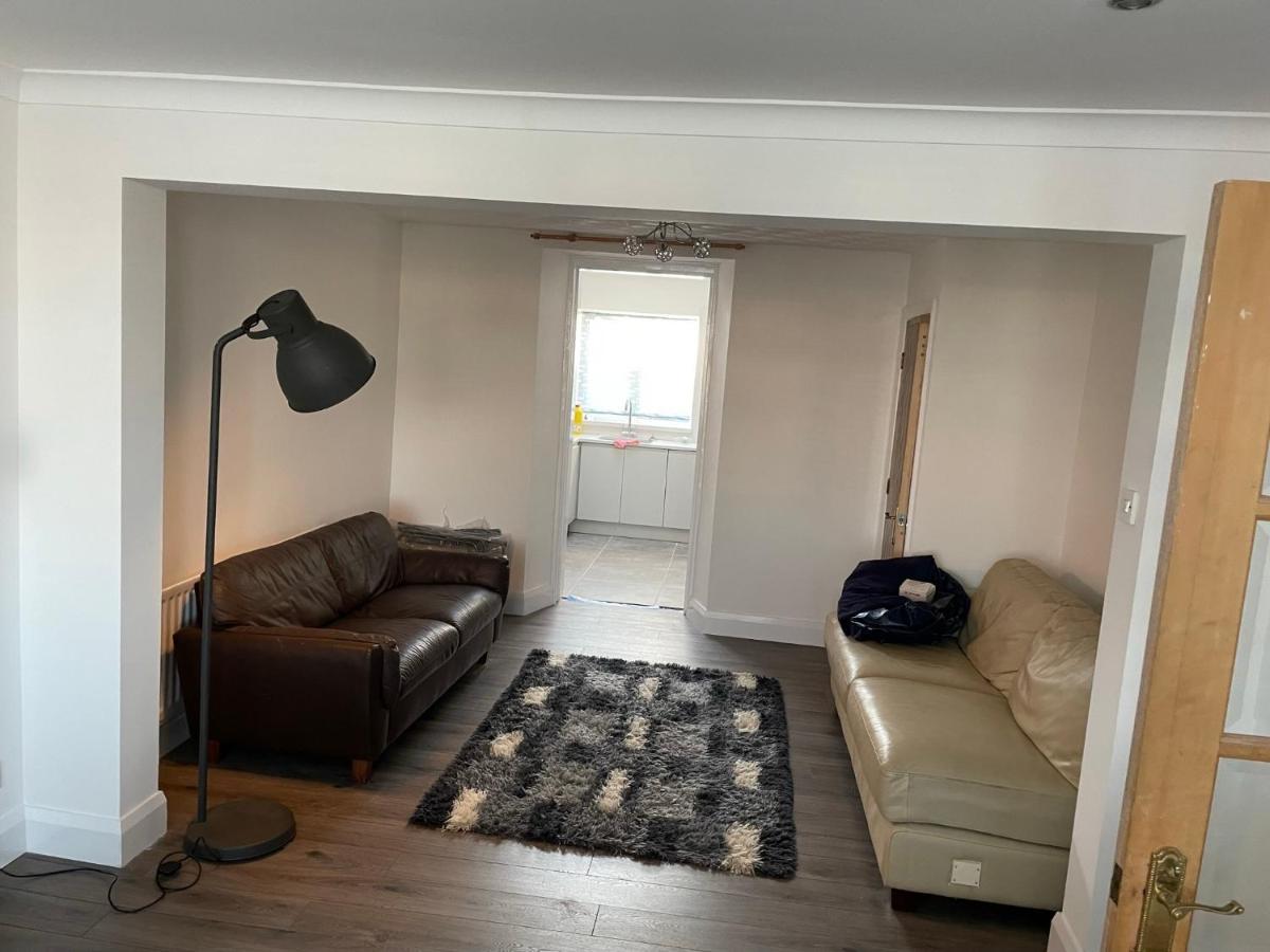 Enfield Street House Behind Portstewart Promenade With Partial Sea View From Front 3 Bed Sleeps 7 Exterior foto