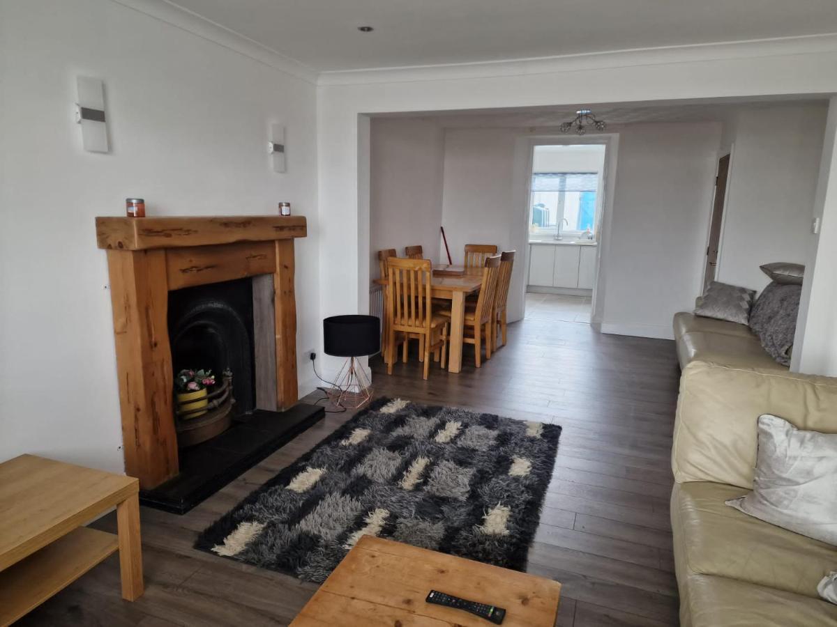 Enfield Street House Behind Portstewart Promenade With Partial Sea View From Front 3 Bed Sleeps 7 Exterior foto